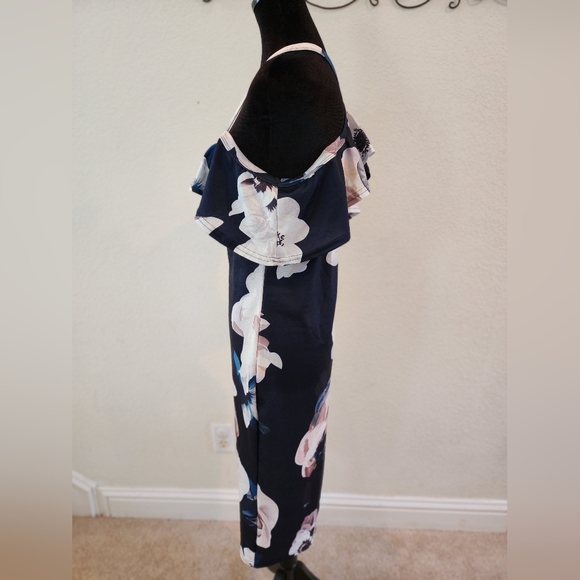 Cold Shoulder Floral Dress size M - Picture 5 of 7